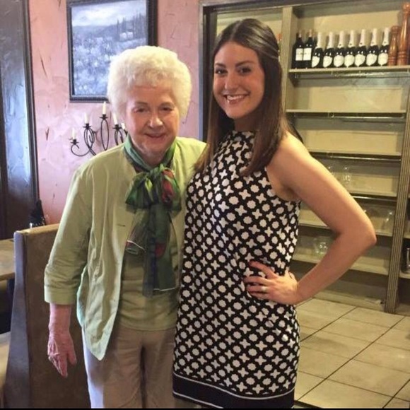 Meet your Posher, Leigh - Picture 2 of 7